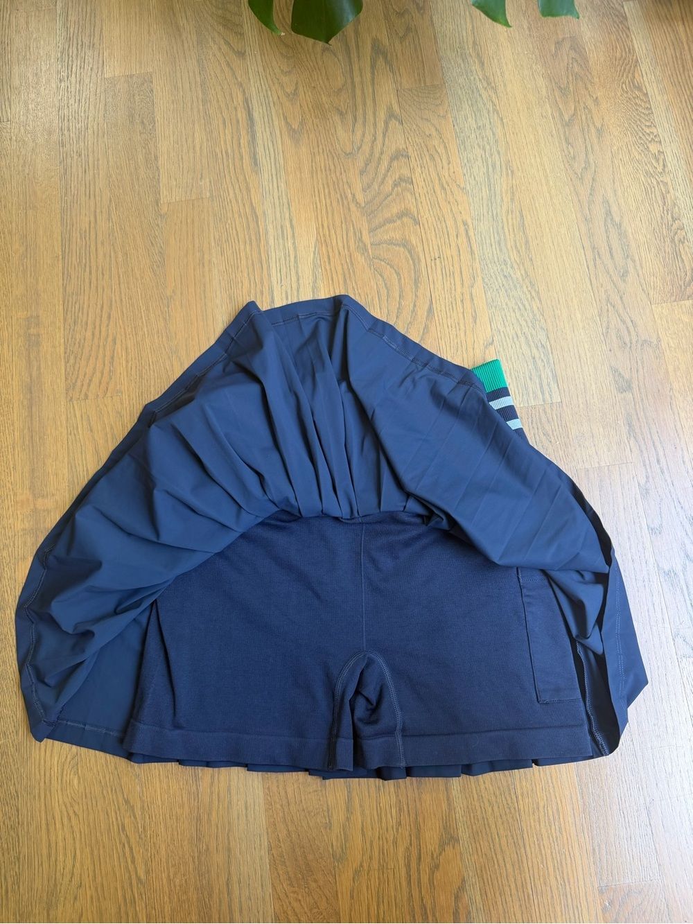 Wilson Midtown Tennis Skirt Classic Navy / Club Green Lined Pleated size Large - Picture 4 of 10